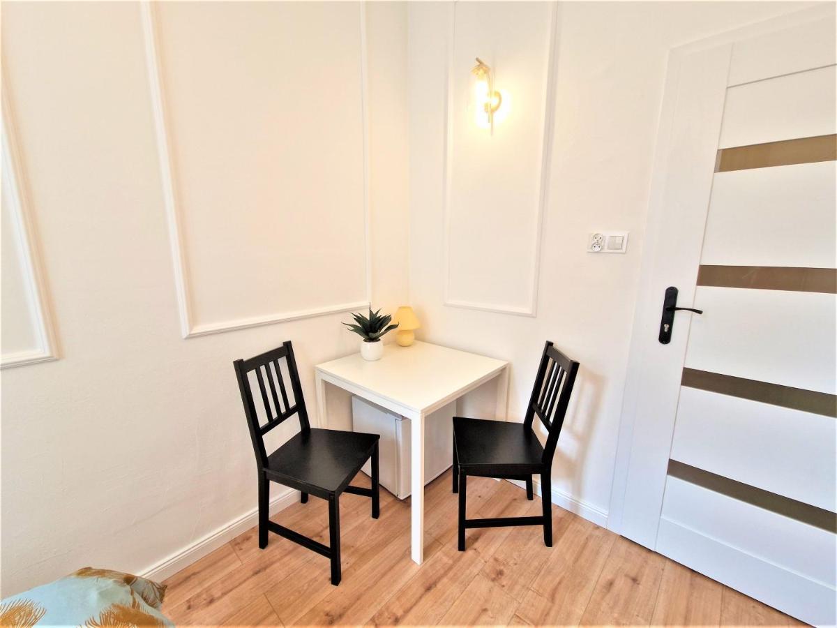 J&W Apartments Swietojanska Rooms Βαρσοβία Εξωτερικό φωτογραφία