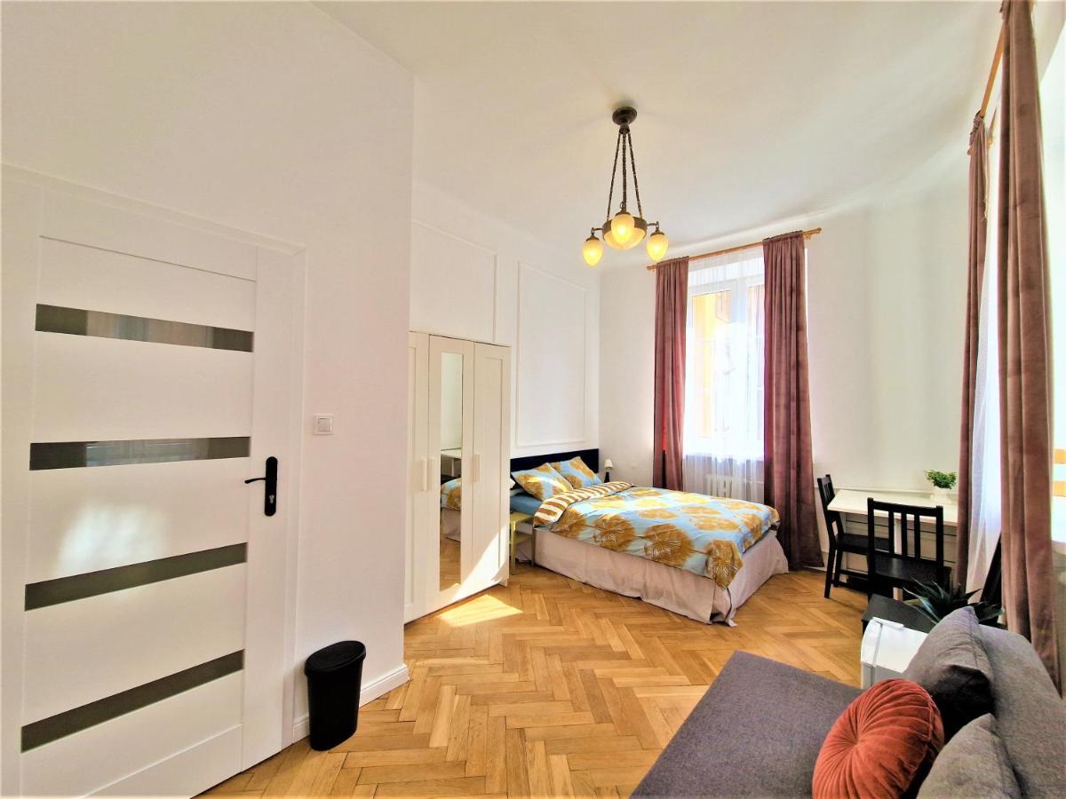 J&W Apartments Swietojanska Rooms Βαρσοβία Εξωτερικό φωτογραφία