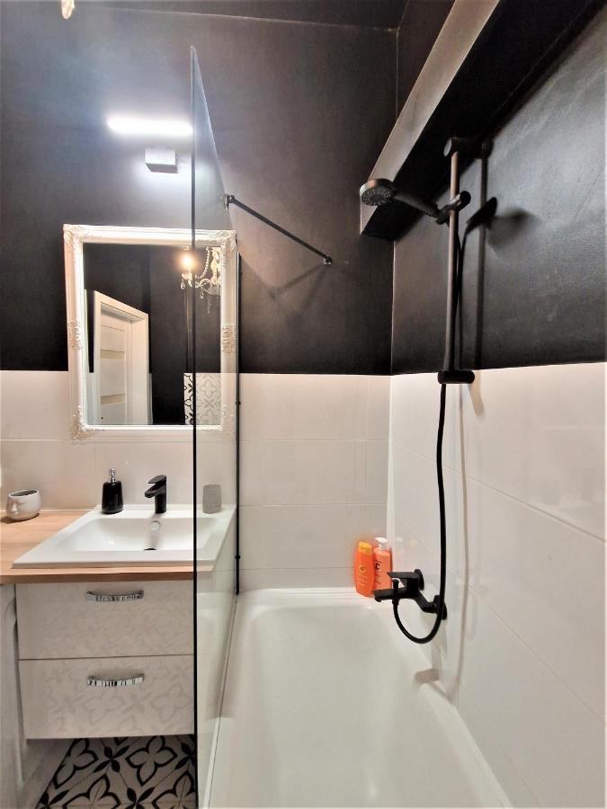 J&W Apartments Swietojanska Rooms Βαρσοβία Εξωτερικό φωτογραφία