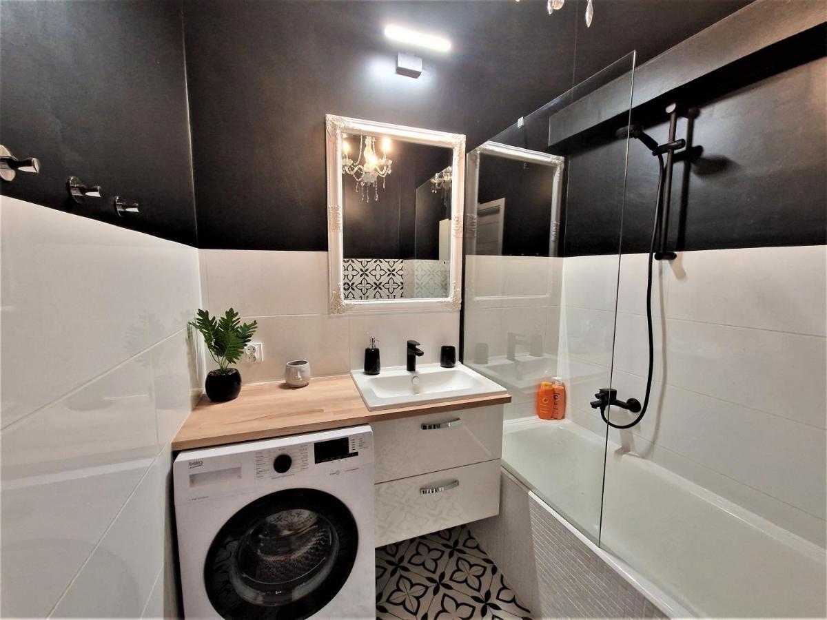 J&W Apartments Swietojanska Rooms Βαρσοβία Εξωτερικό φωτογραφία
