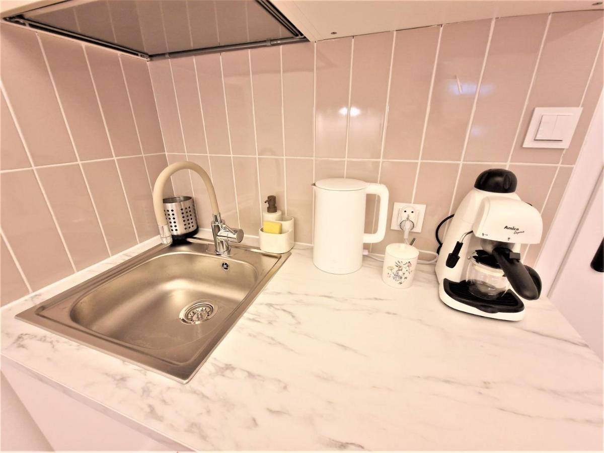 J&W Apartments Swietojanska Rooms Βαρσοβία Εξωτερικό φωτογραφία
